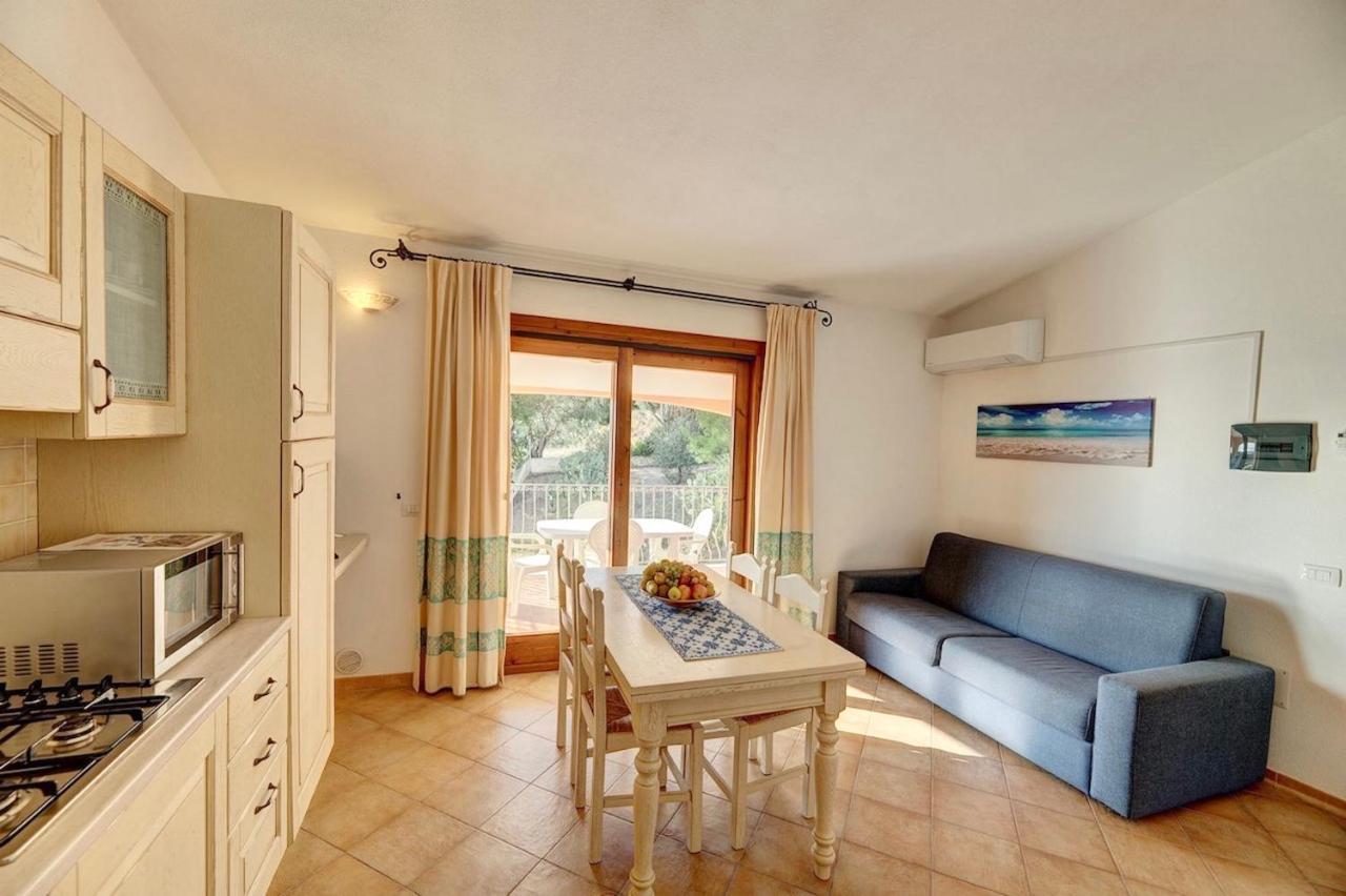 Residence Con Piscina A Badesi, Appartamenti Con Wifi E A.C Zewnętrze zdjęcie